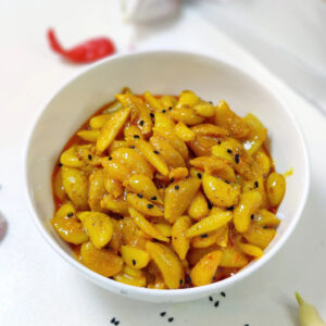 Desi Lahsan Pickle (Desi Lahsan اچار)